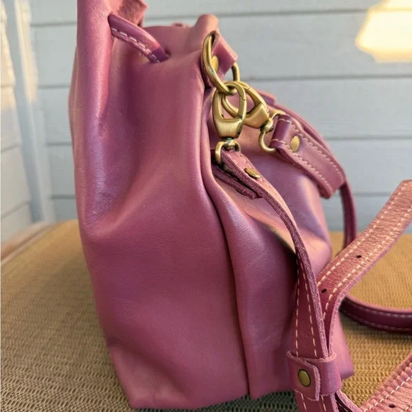 EUC Mulberry Large Bucket Bag w/ Detachable Strap and Grab Handle - Picture 4 of 10